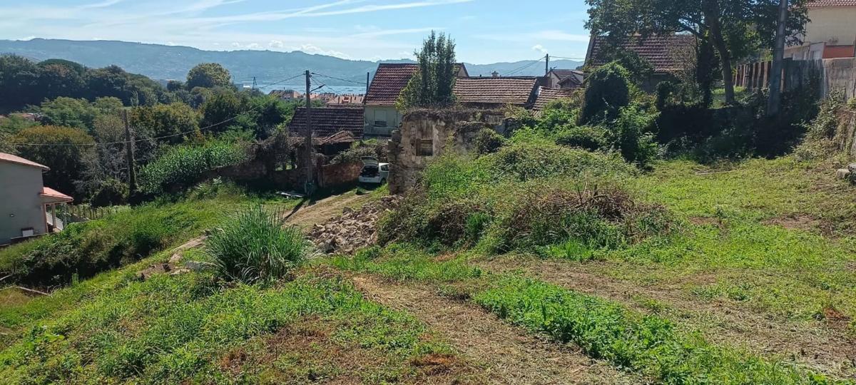 Land for sale in Moaña, Pontevedra photo 1