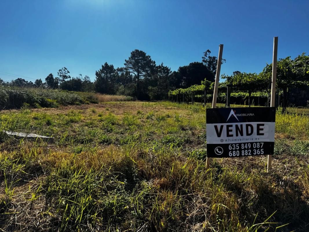 Land for sale in Vilanova de Arousa, Pontevedra photo 1