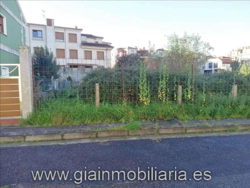 Terreno en venta en Vilagarcía de Arousa, Pontevedra photo 1