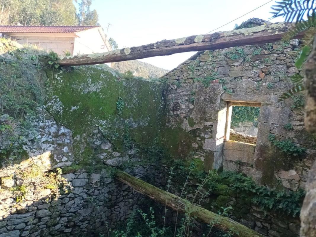 Land for sale in Meis, Pontevedra photo 1