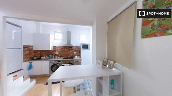 Apartment for rent in C. de Francisco Remiro , Madrid thumbnail 1