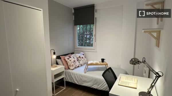 Habitación en piso compartido en alquiler en Opañel, Madrid photo 1