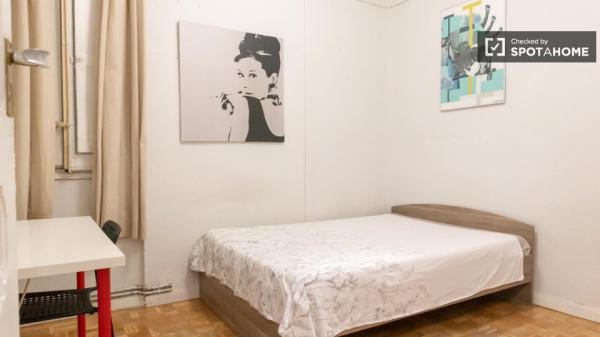 Piso de 4 habitaciones en alquiler en Gaztambide, Madrid photo 4