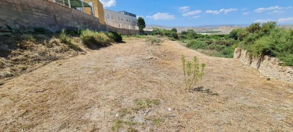 Terreno en calle Almazara photo 1