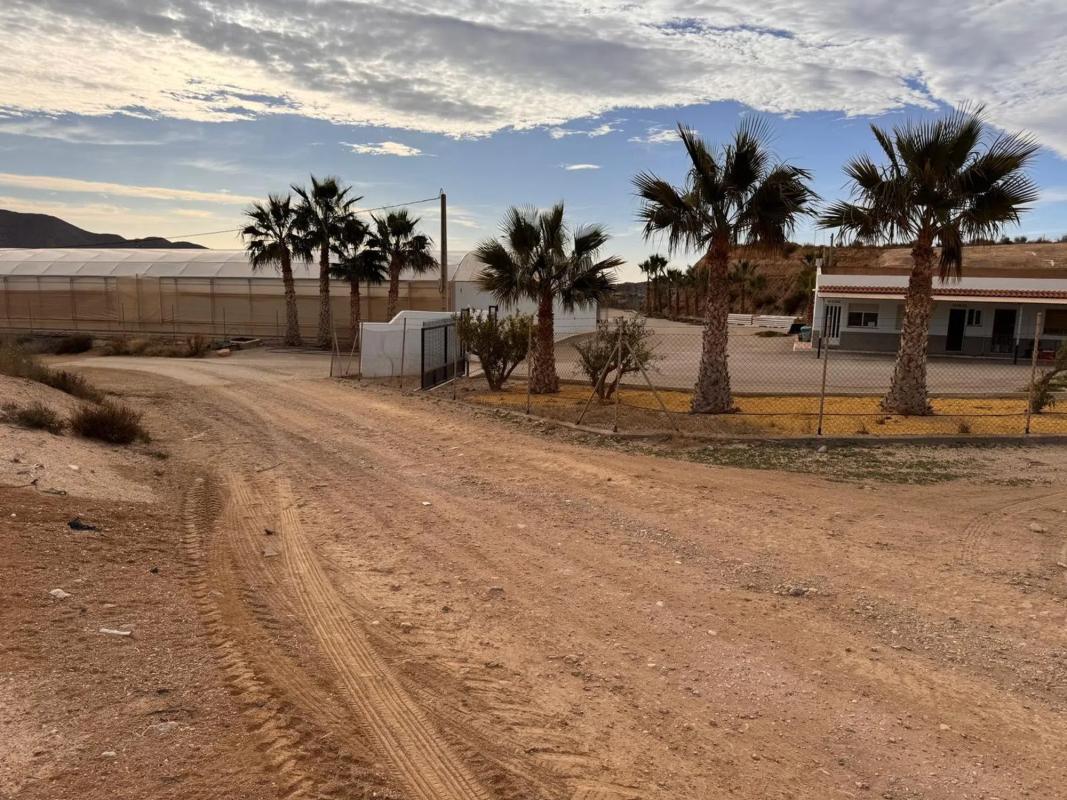 Terreno en venta en Cuevas del Almanzora, Almería photo 2