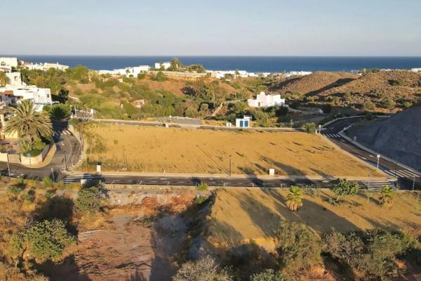 Terreno en Zona el Palmeral photo 4
