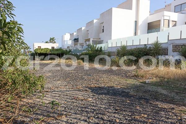 Terreno en avenida de las Marinas photo 1