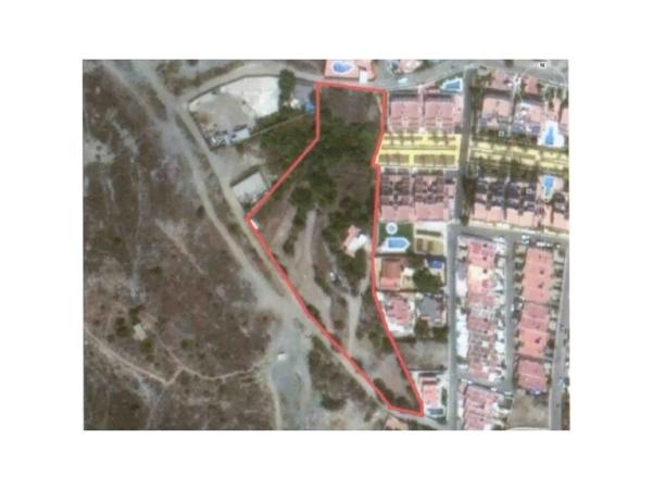 Terreno en calle Rumanía photo 2