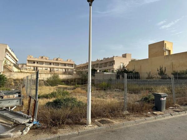 Terreno en avenida María Andreses, 3 thumbnail 1