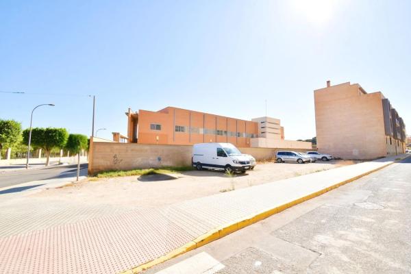 Terreno en Barrio Pabellón-Estación-Corte Inglés photo 3