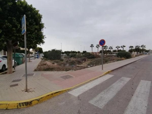 Terreno en camino Adra photo 1
