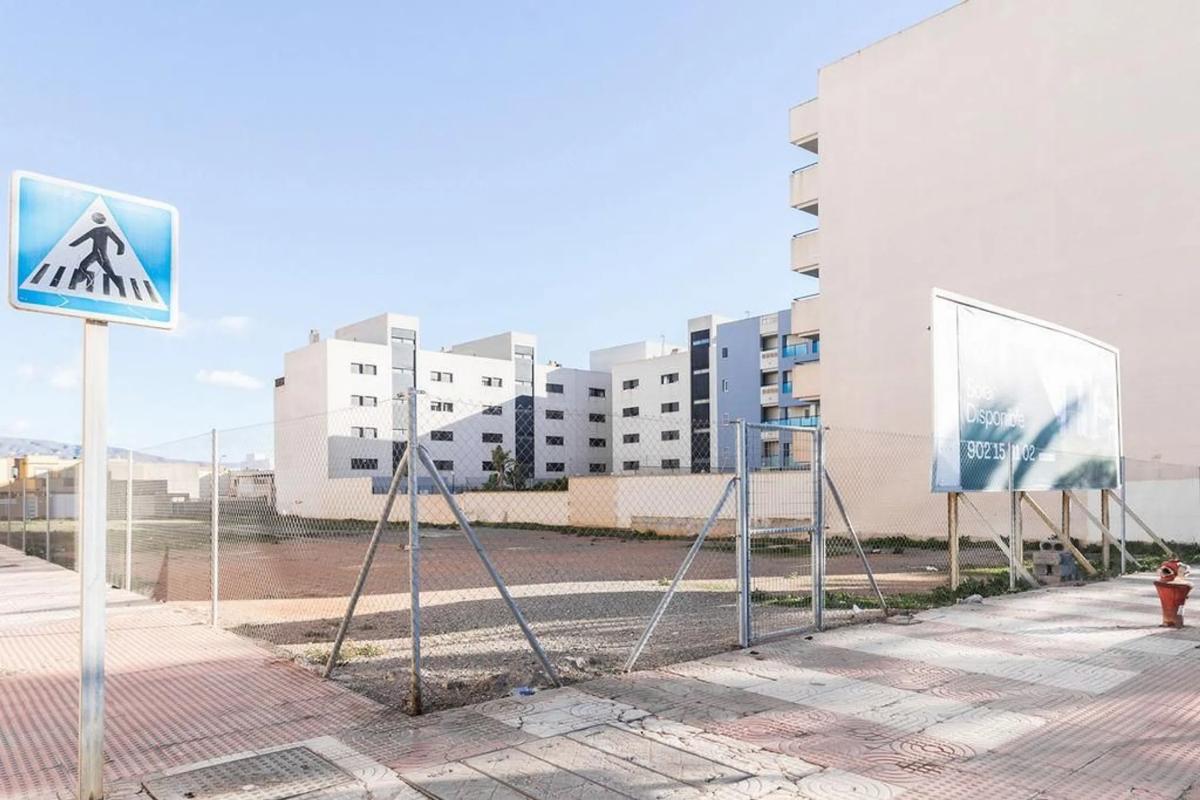 Działka na sprzedaż w Roquetas de Mar, Almería photo 2