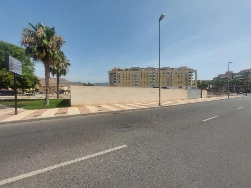 Terreno en venta en Roquetas de Mar, Almería photo 2