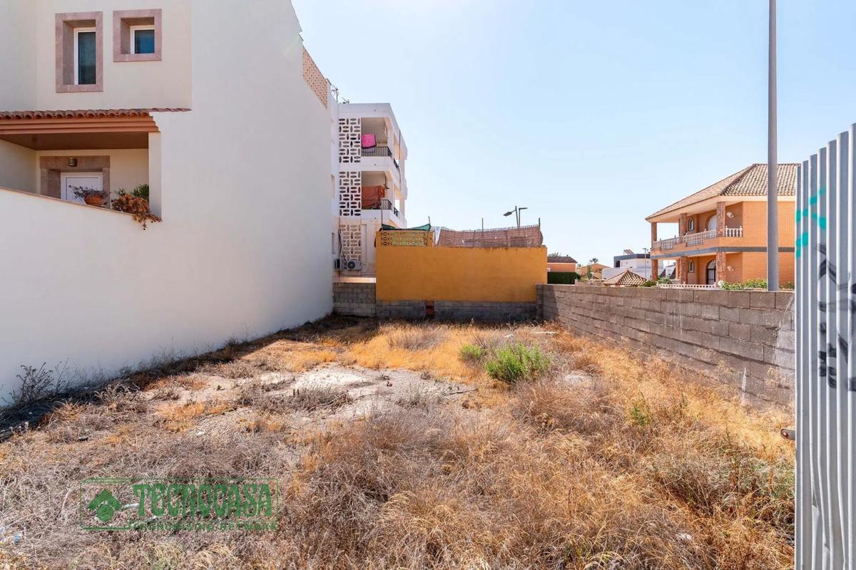 Terreno en venta en Roquetas de Mar, Almería photo 1