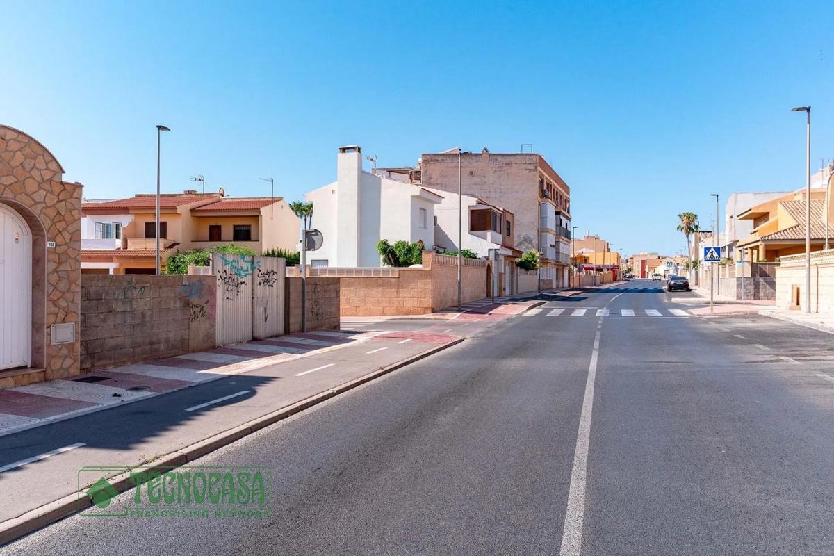 Terreno en venta en Roquetas de Mar, Almería photo 4