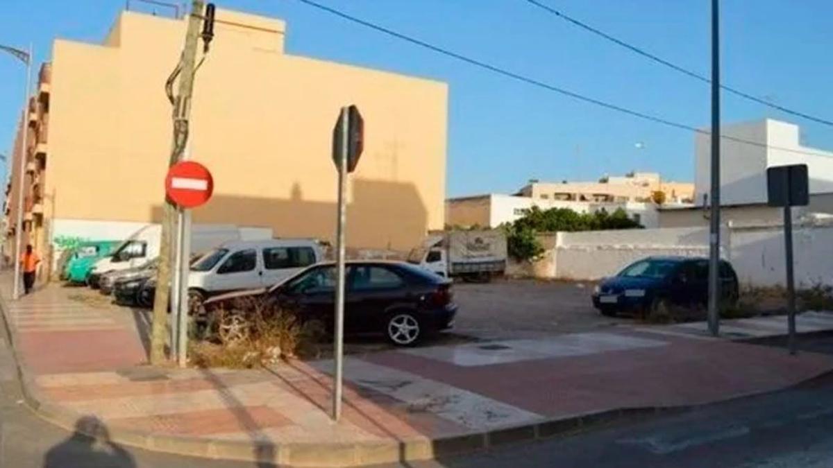 Działka na sprzedaż w Roquetas de Mar, Almería photo 3