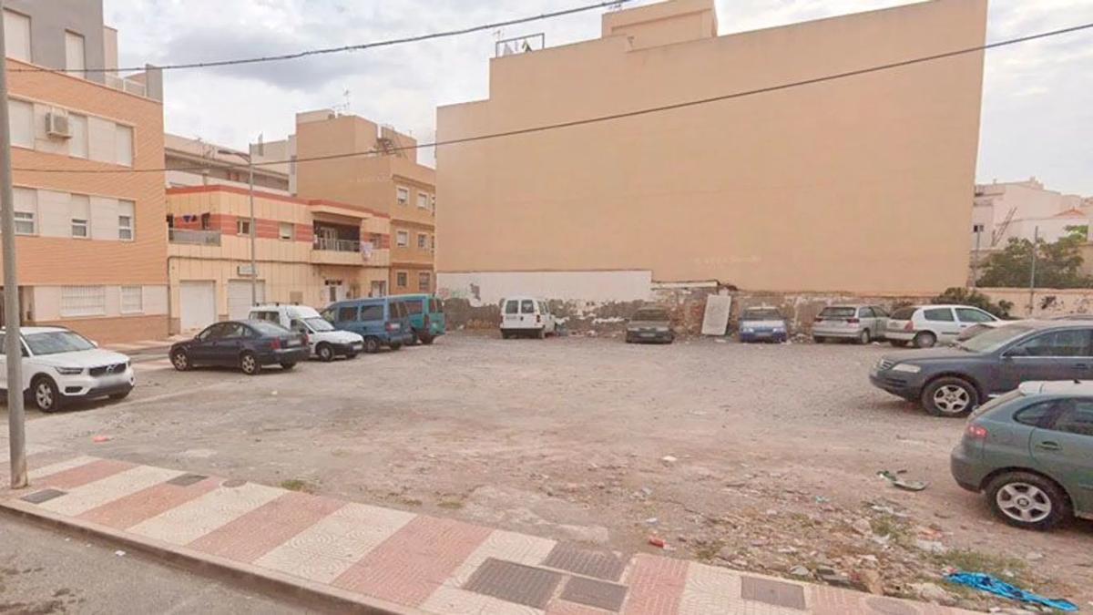 Terreno en venta en Roquetas de Mar, Almería photo 2