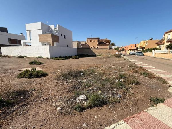 Terreno en calle Finlandia photo 1