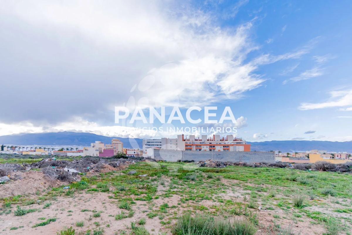 Terreno en venta en Roquetas de Mar, Almería photo 4