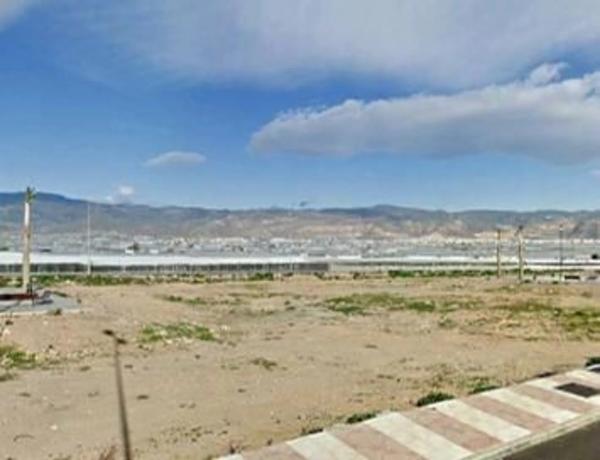 Terreno en calle Canjayar photo