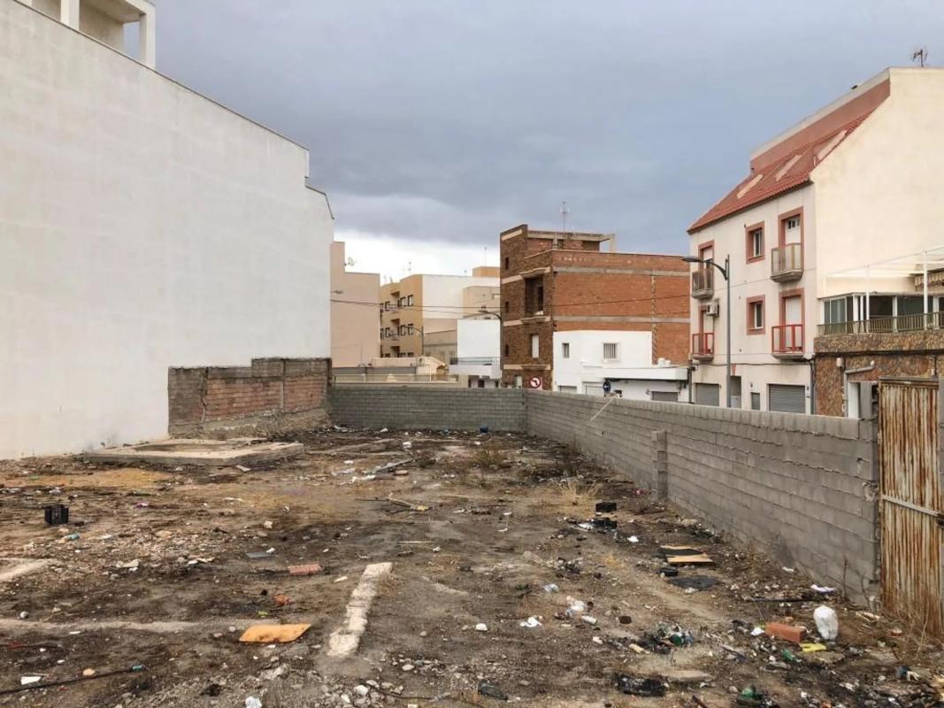Terreno en venta en Roquetas de Mar, Almería photo 2