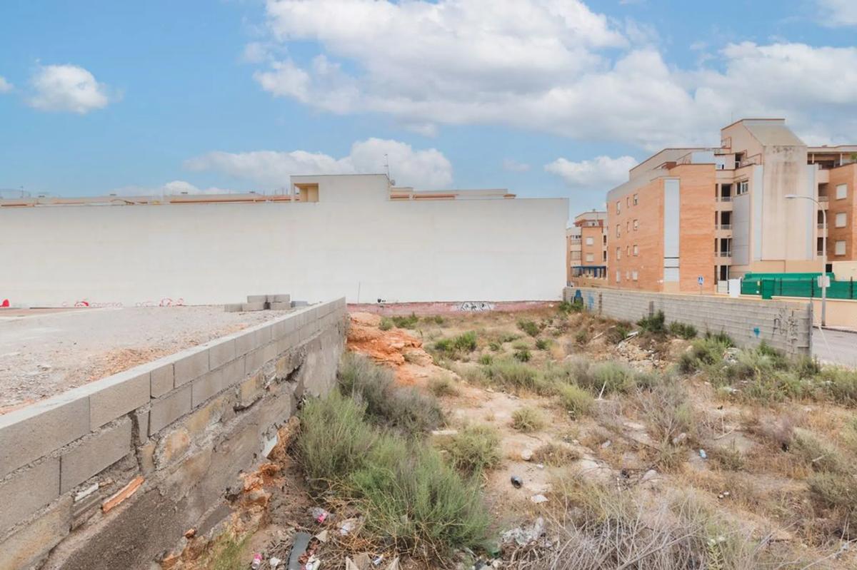 Terreno en venta en Roquetas de Mar, Almería photo 2
