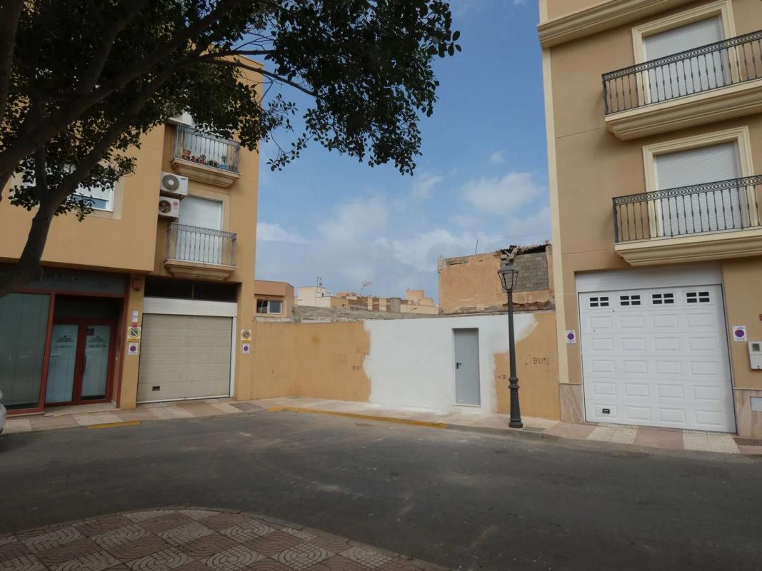Terreno en venta en Roquetas de Mar, Almería photo 1