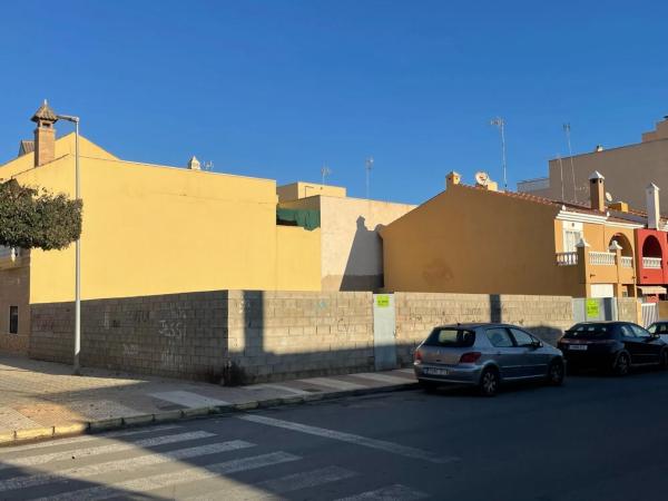 Terreno en avenida Albuñol thumbnail 1