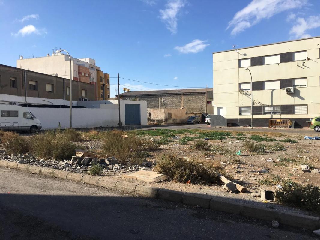 Terreno en venta en Roquetas de Mar, Almería photo 1