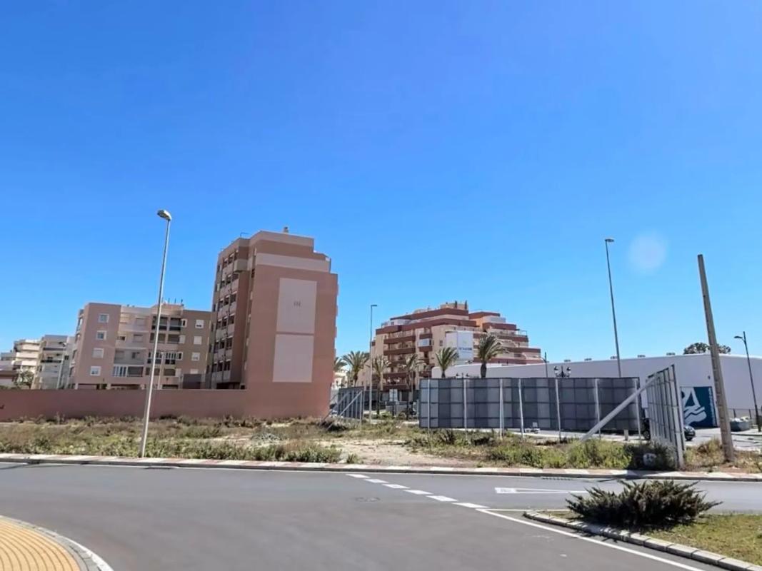 Terreno en venta en Roquetas de Mar, Almería photo 1