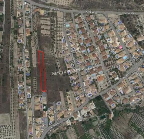 Terreno en calle Zoraida photo