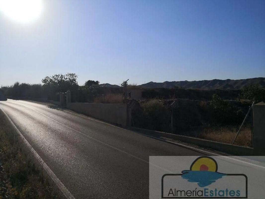 Terreno en venta en Arboleas, Almería photo 2