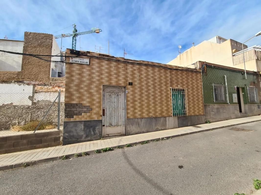 Terreno en venta en Almería, Almería photo 1