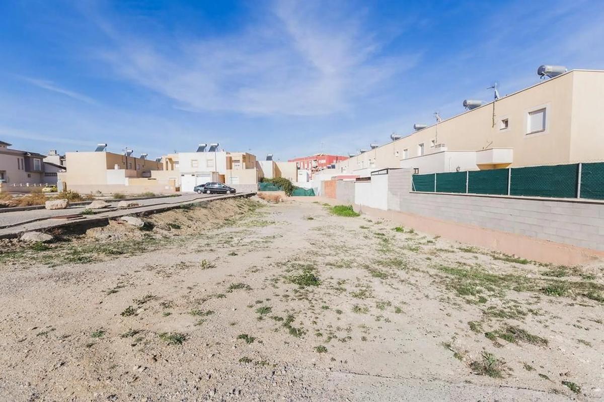 Terreno en venta en Huércal de Almería, Almería photo 1