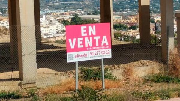 Terreno en calle Capileira photo 1