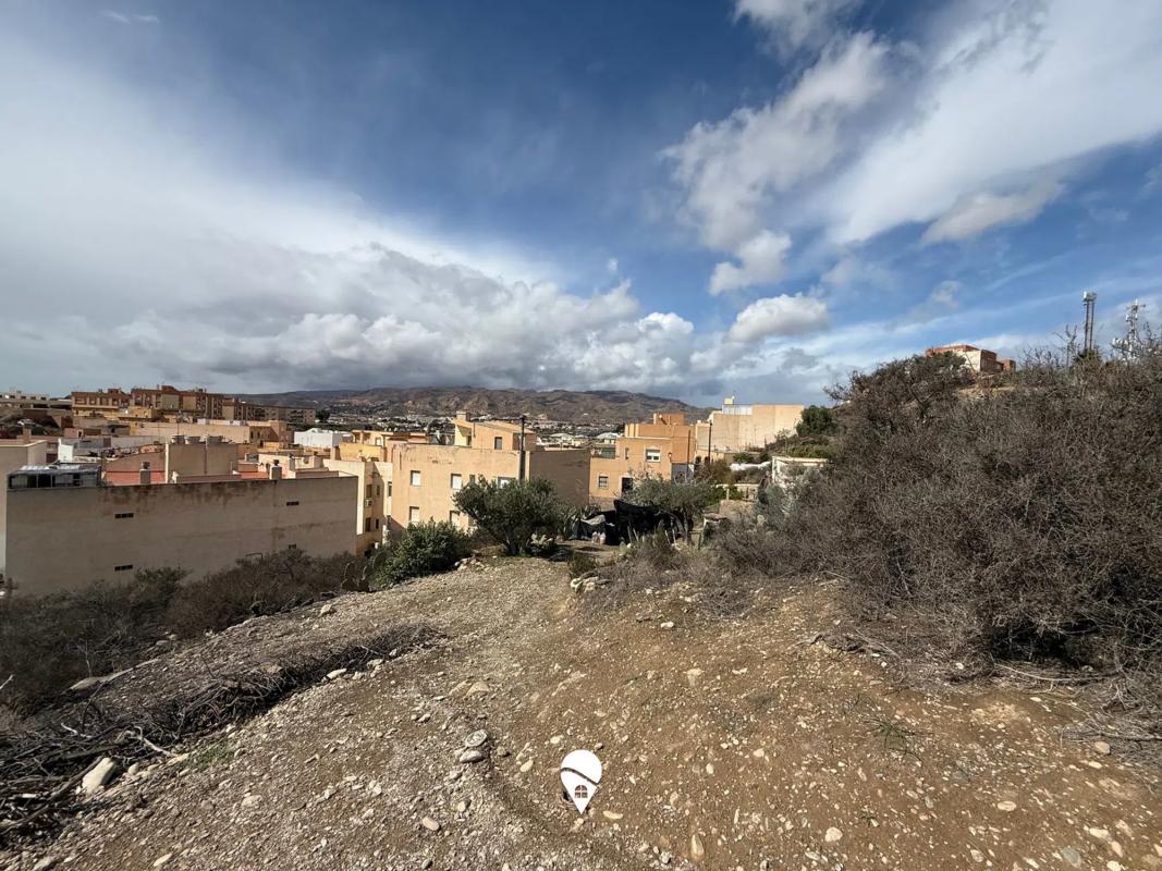 Terreno en venta en Viator, Almería photo 4
