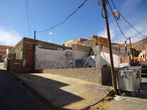 Terreno en calle Mamparra photo 3