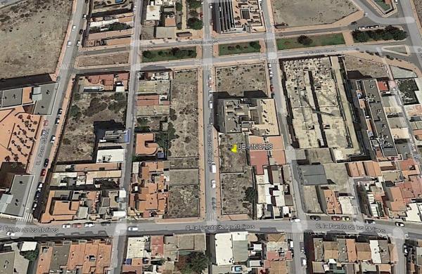 Terreno en calle Francisco Tárrega photo 2