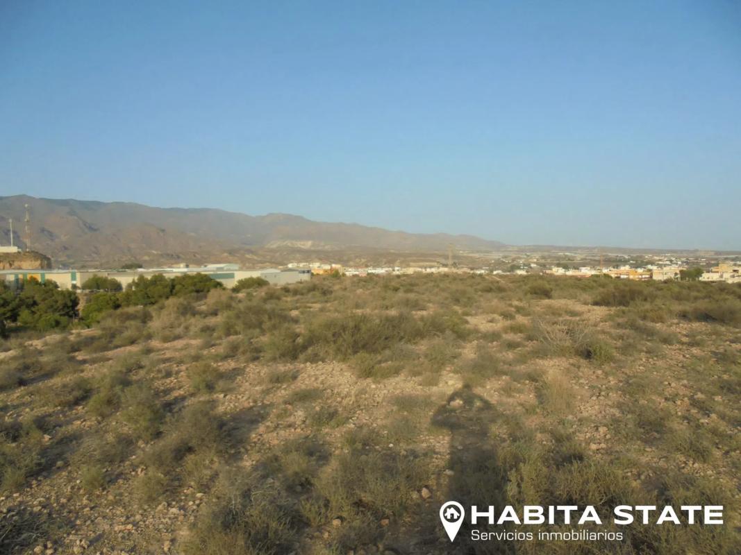 Terreno en venta en Benahadux, Almería photo 1
