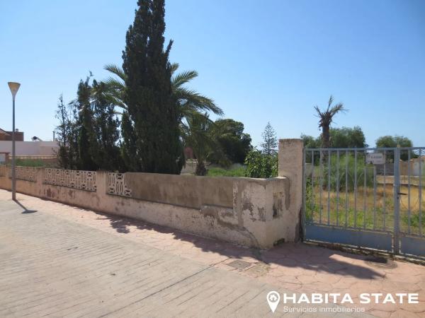 Terreno en calle Creta s/n photo 1