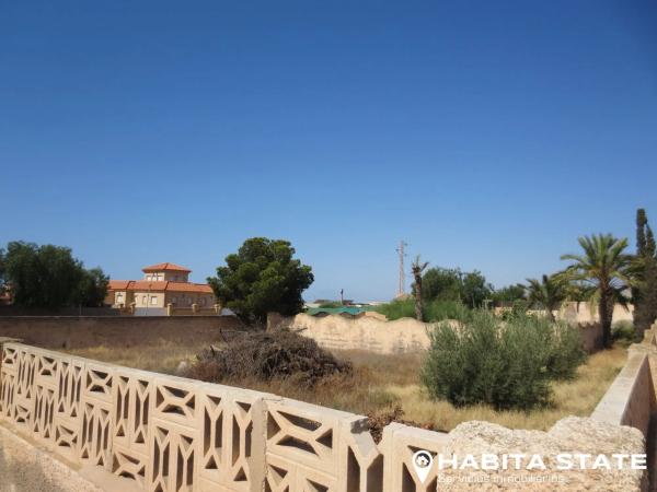 Terreno en calle Creta s/n photo 4