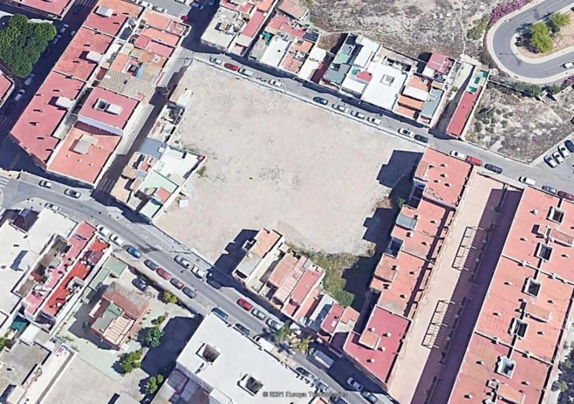 Terreno en venta en Almería, Almería photo 1