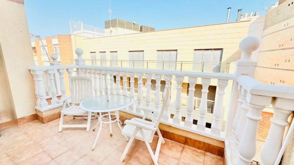 Ático en venta en Calle Clavel, Torrevieja thumbnail 2