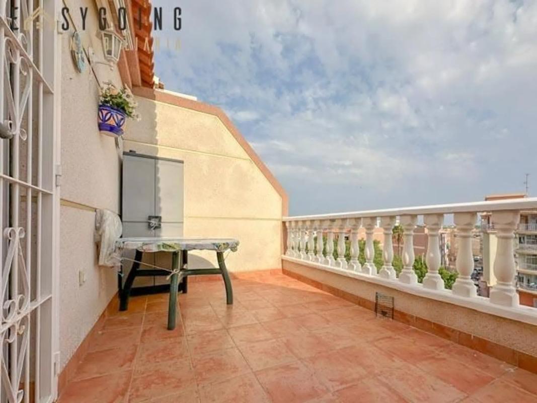 Sprzedaż mieszkania w Calle San Antonio, Torrevieja
photo 1