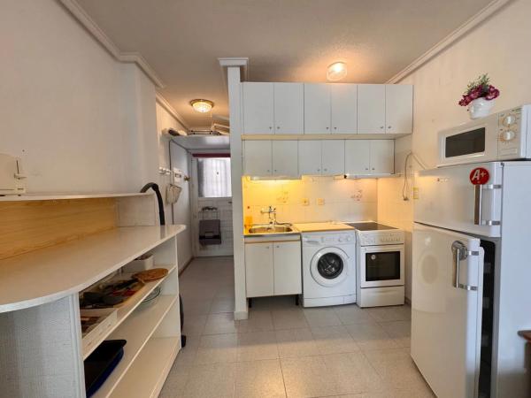 Estudio en venta en Avenida Robleda, 11, Torrevieja photo 4
