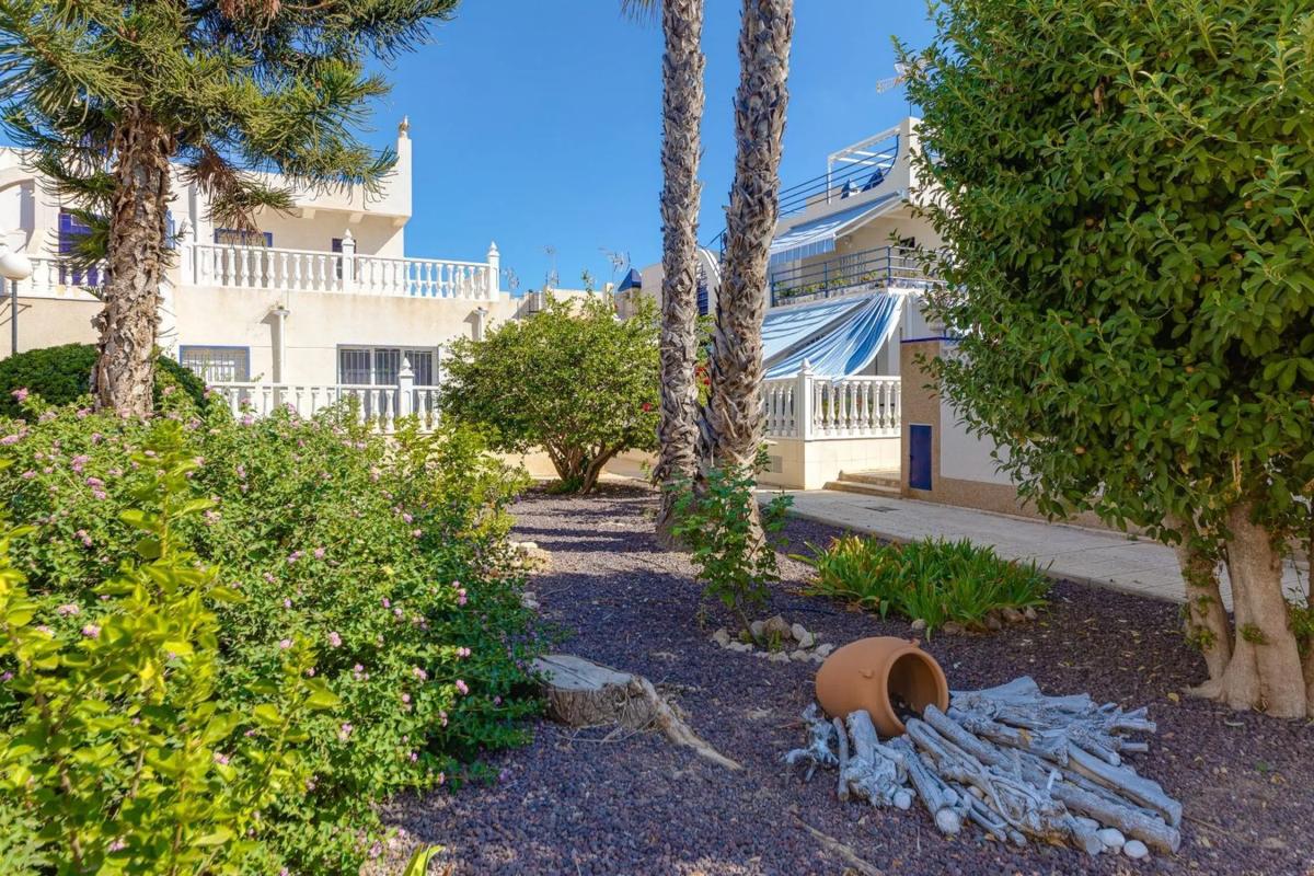 Sprzedaż duplexu w Barrio La Siesta - El Salado - Torreta, Torrevieja photo 2