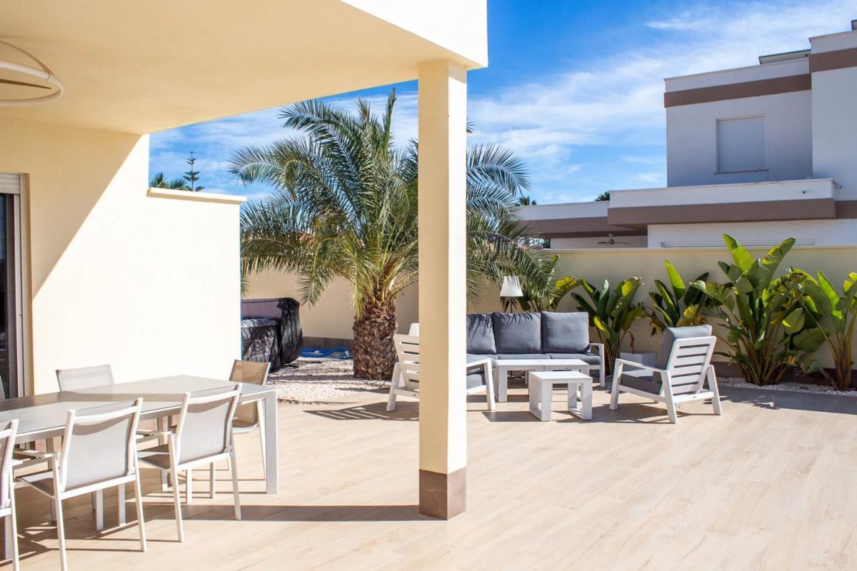 Properties for sale and rent in Spain photo 4