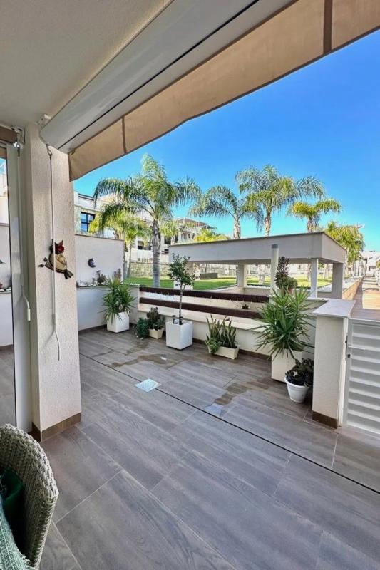 Venta de piso en Barrio Los Balcones - Los Altos del Edén, Torrevieja
photo 1