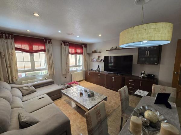 Chalet adosado photo 1