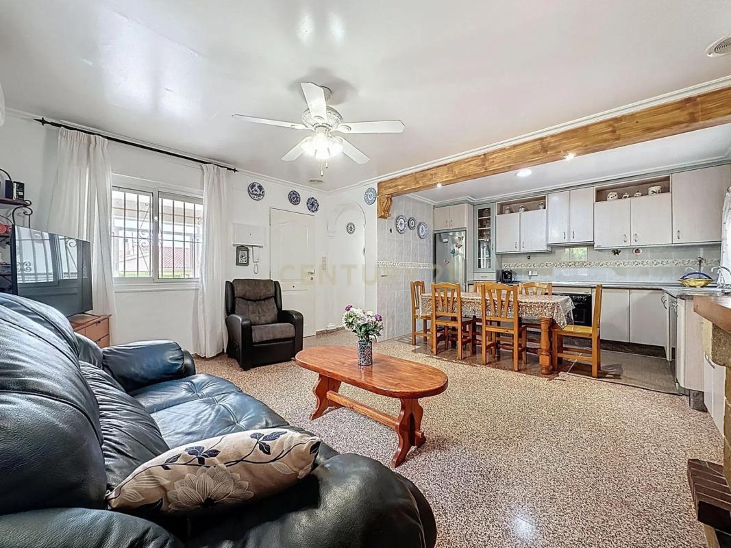 Properties for sale and rent in Spain photo 2